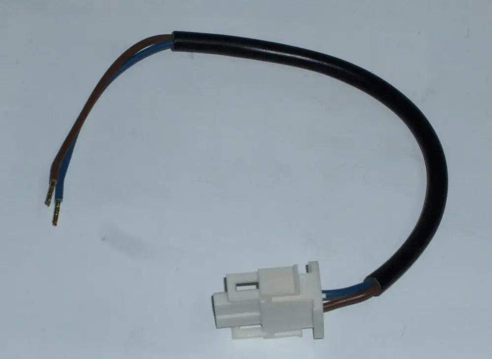 Daikin Kabel mit Stecker und zwei abisolierten Kabeln in Blau und Braun, geeignet für den Anschluss an Feuerungsautomaten oder Zündeinheiten.